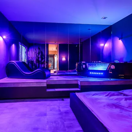 Lägenhet Jacuzzi Cinema Wabi Sabi 3 *