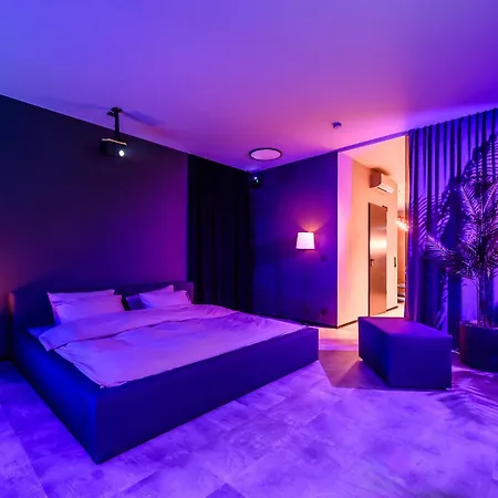 Jacuzzi Cinema Wabi Sabi 3 * カウナス
