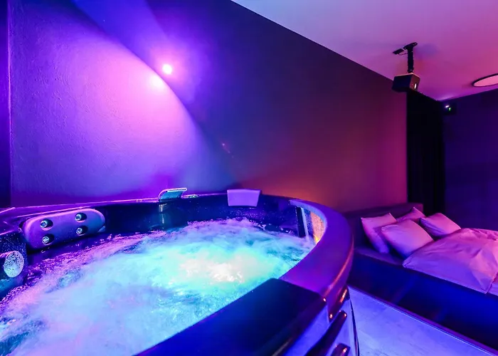 Jacuzzi Cinema Wabi Sabi 3 アパート カウナス